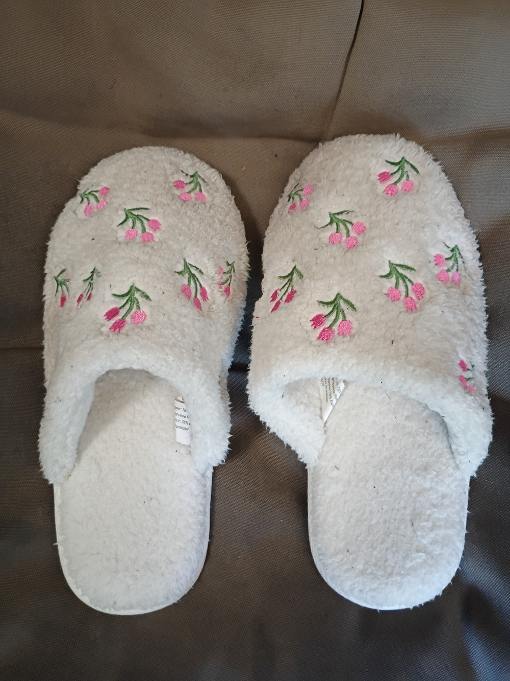 Women's White Floral Embroidered Cozy Slip-On Slippers